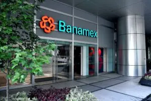 Banamex cumple