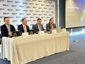 Lanza BBVA crédito hipotecario para viviendas sostenibles.