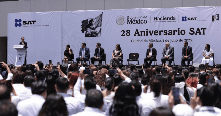 SAT celebra 28 años con recaudación histórica