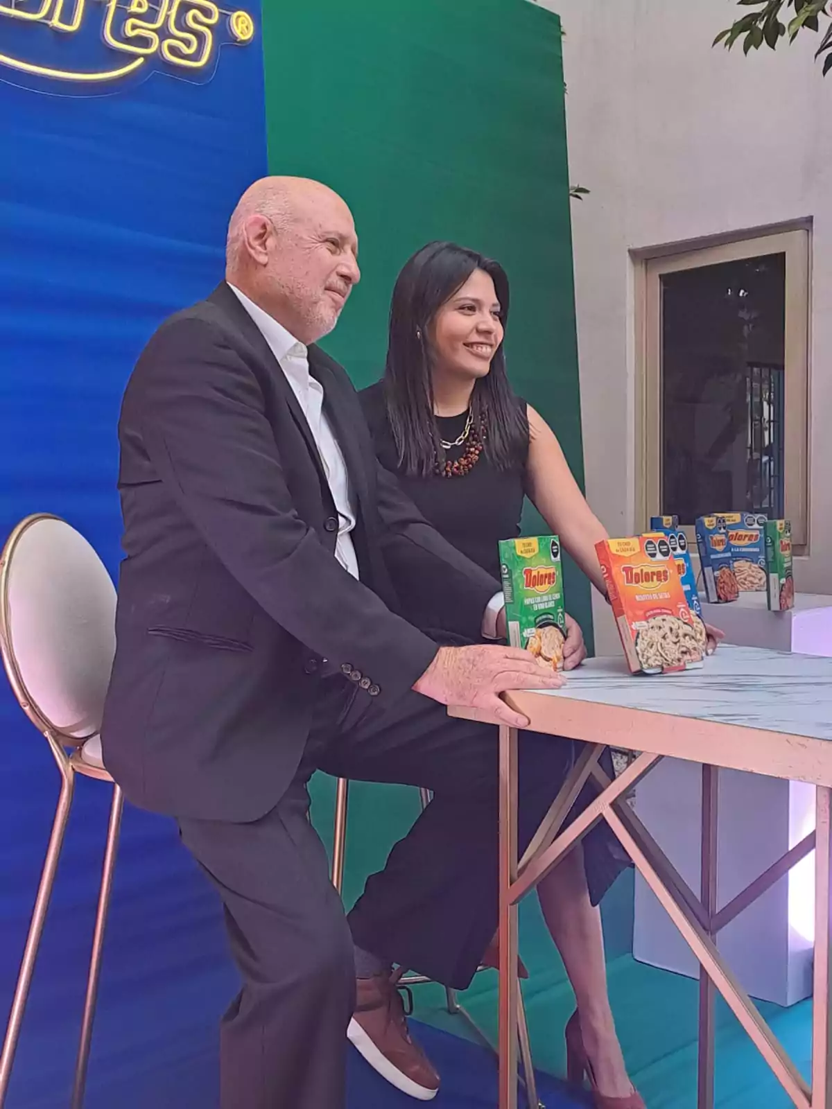 Dolores lanza línea de comida rápida