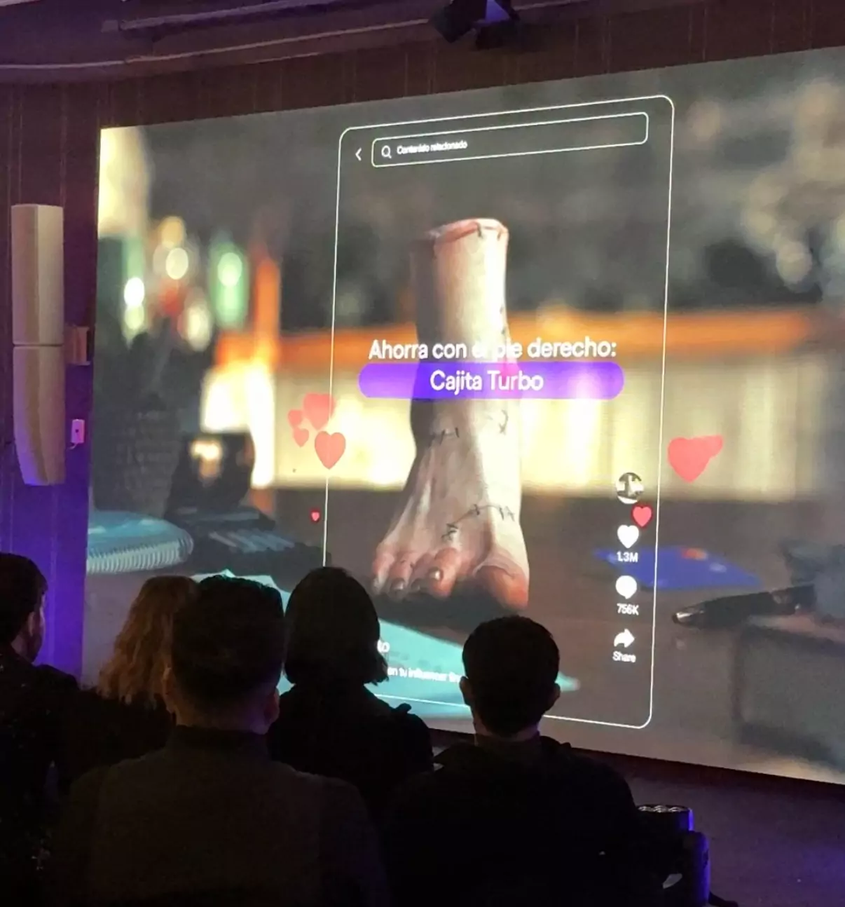 Merlina y Piecito en campaña publicitaria de Nu México y Netflix