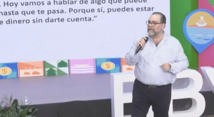 Plática sobre lavado de dinero