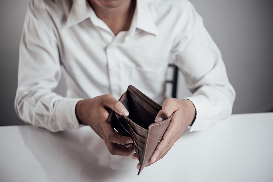 estrés financiero